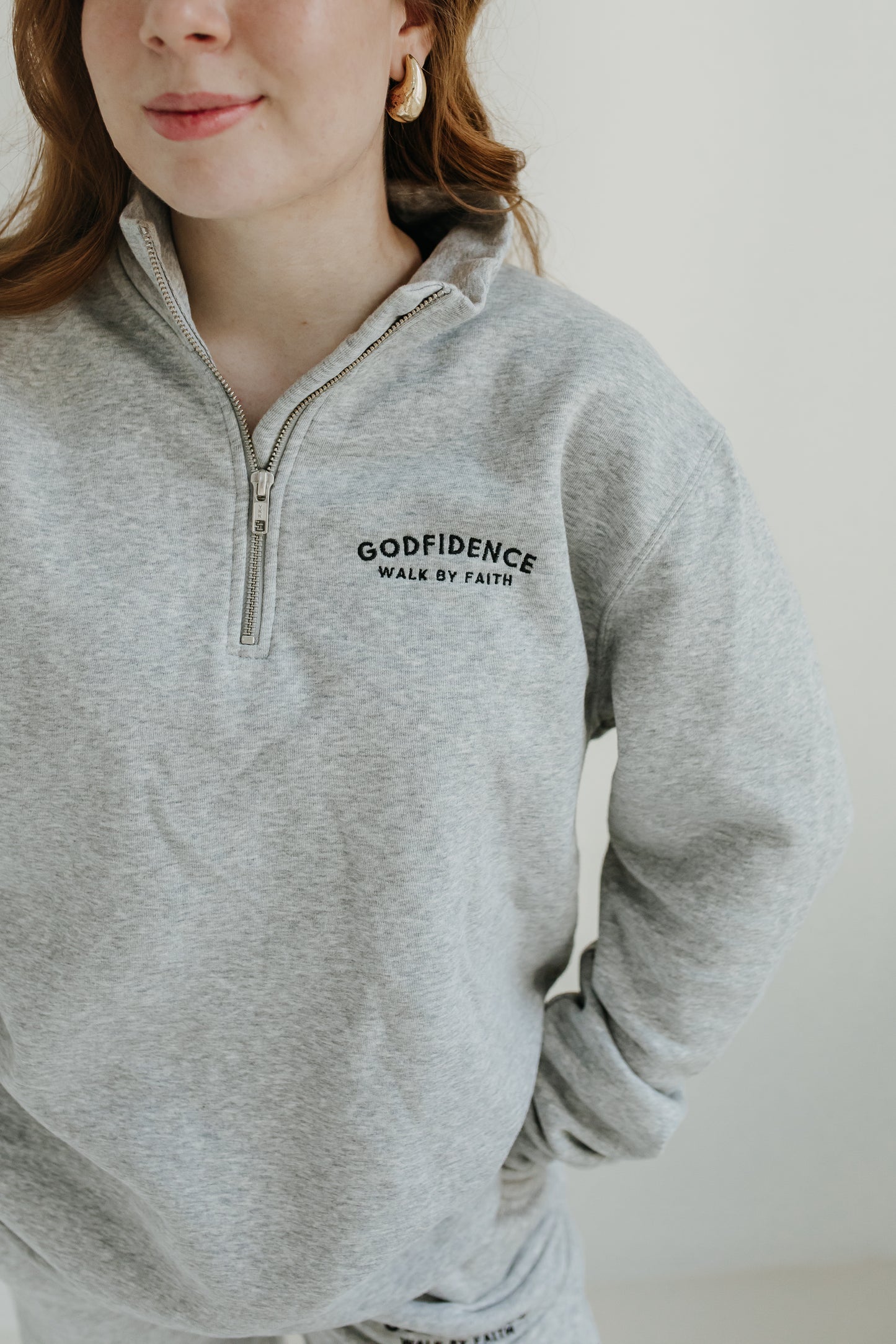 GODFIDENCE HALF ZIP GRAU