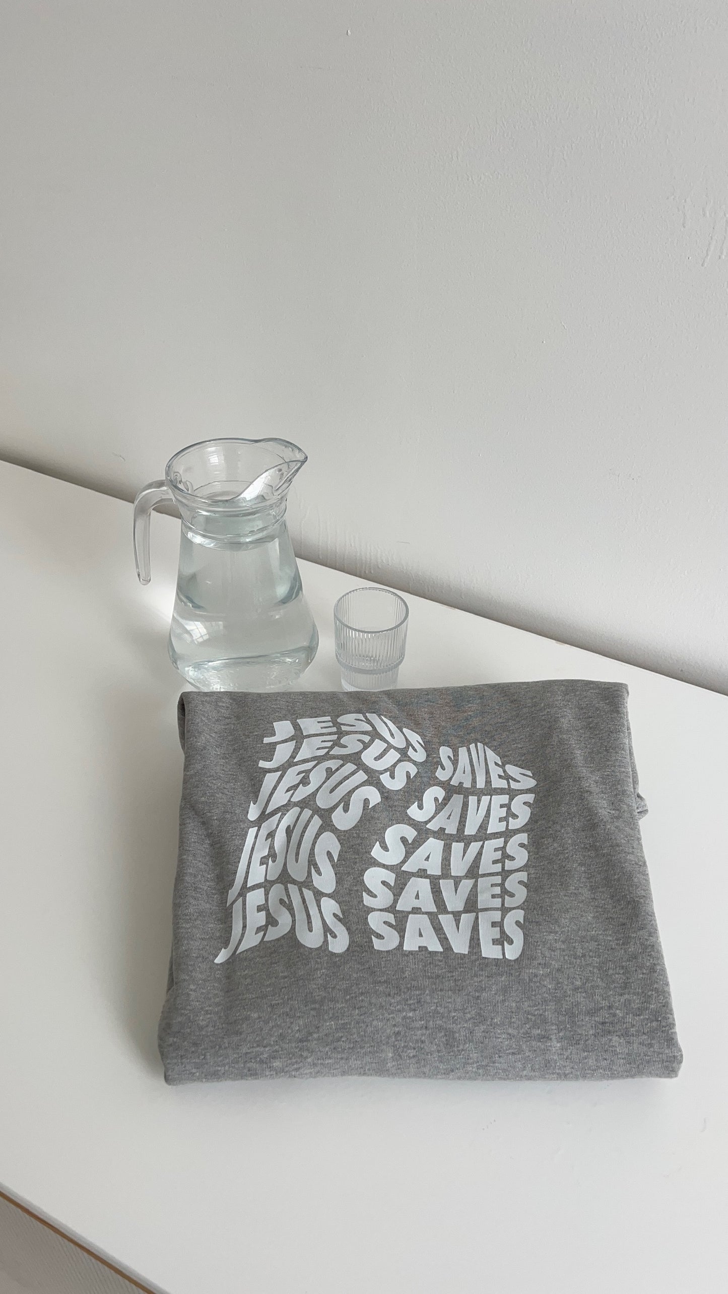 "JESUS SAVES" WAVE HOODIE GRAU