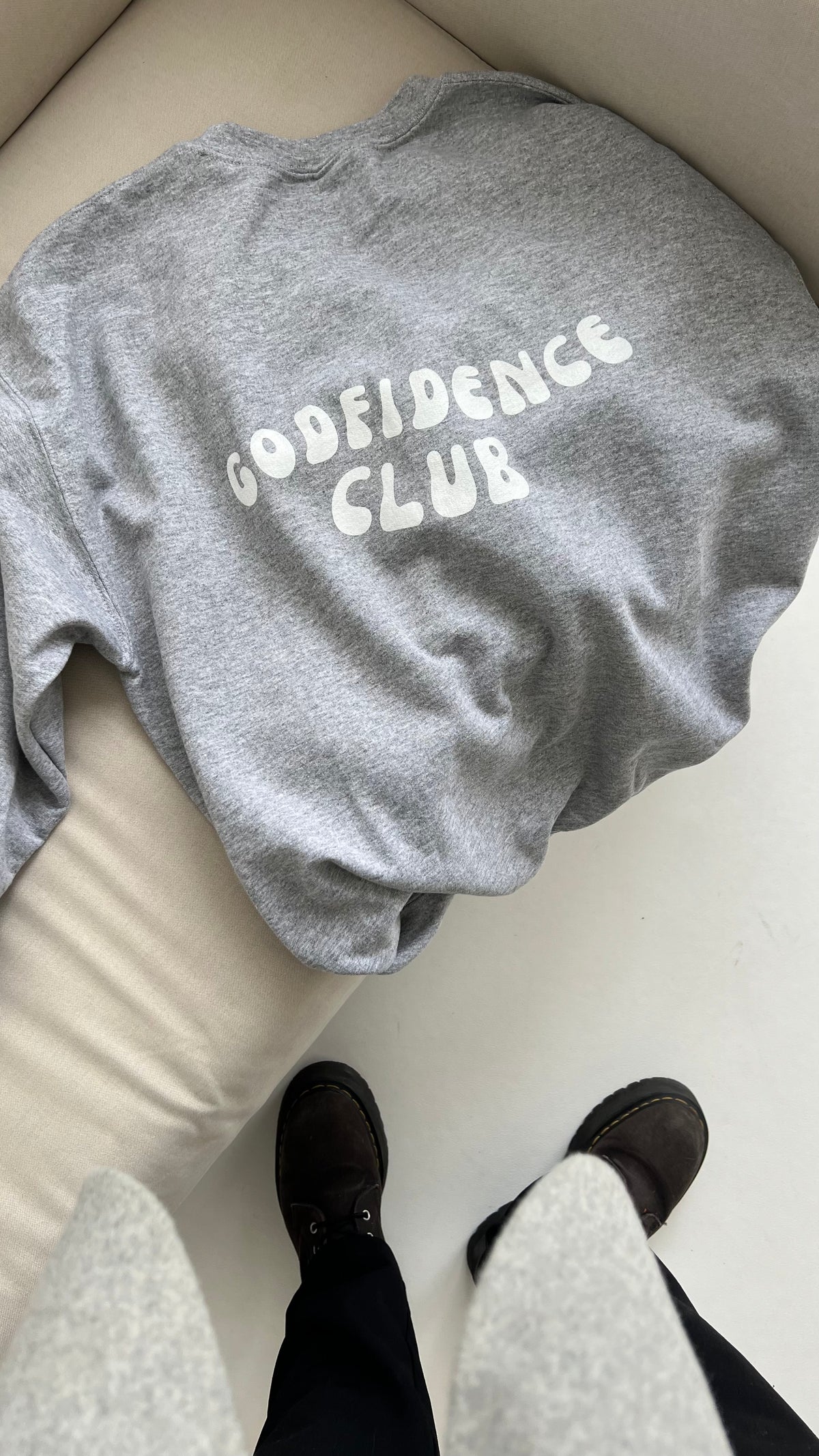 GODFIDENCE CLUB SWEATER Grau/schwarz