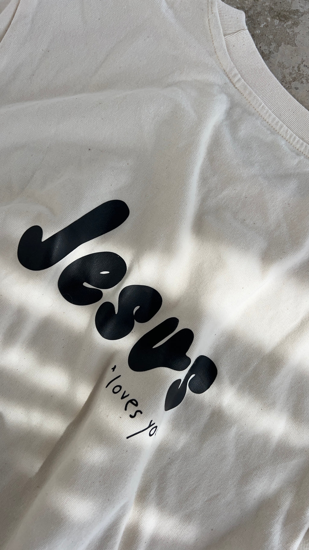 "JESUS LOVES YOU" TSHIRT BEIGE