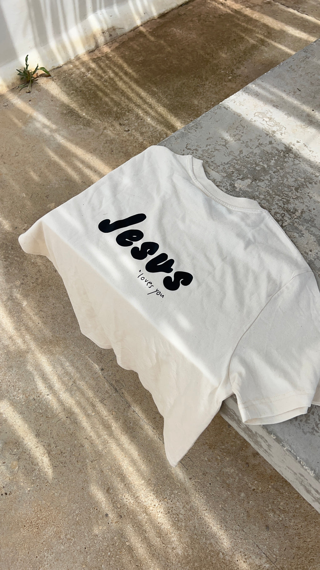 "JESUS LOVES YOU" TSHIRT BEIGE