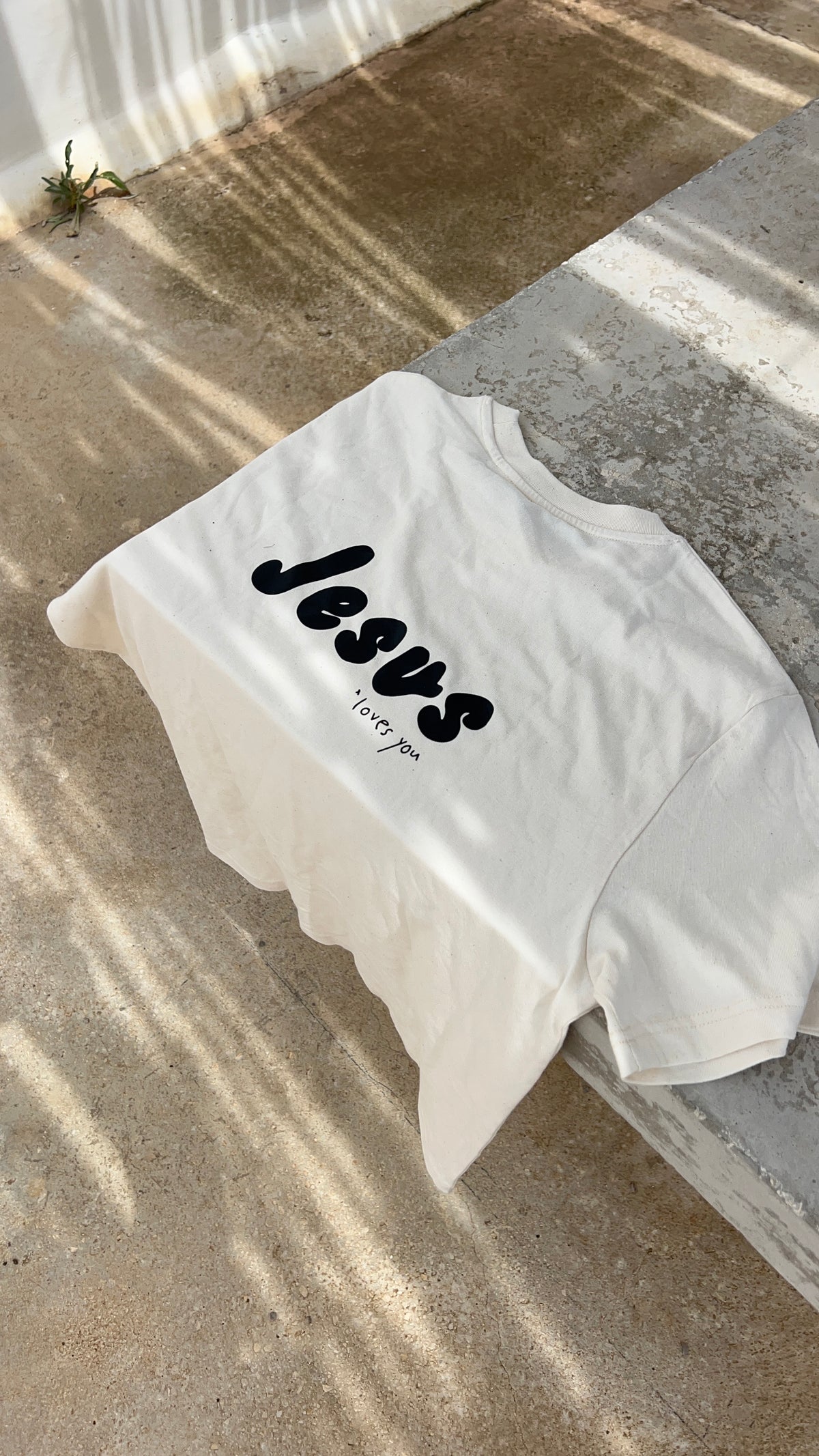 "JESUS LOVES YOU" TSHIRT BEIGE