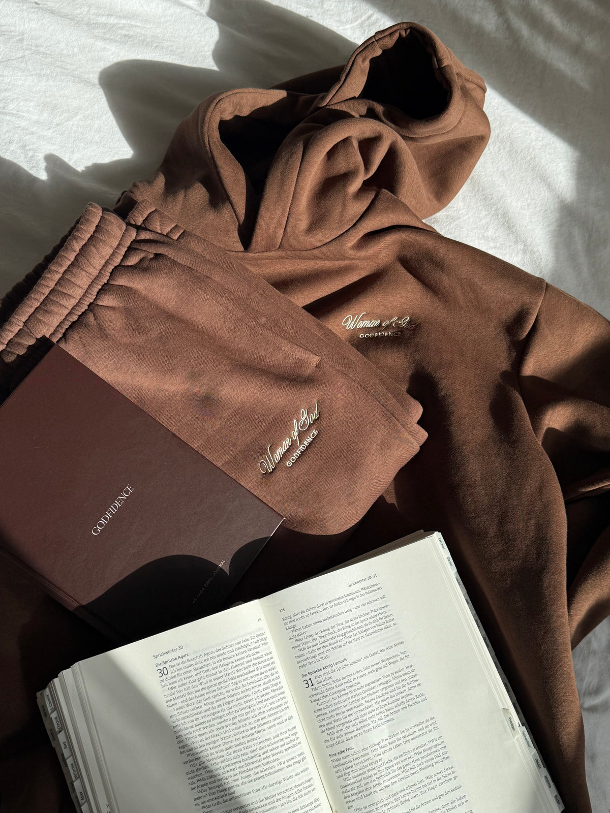 Women of God Hose neu braun